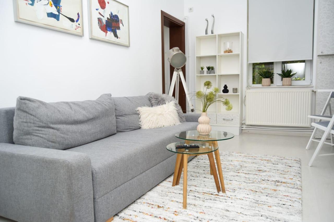 Cozzy Inn City Centre Constanta Ngoại thất bức ảnh